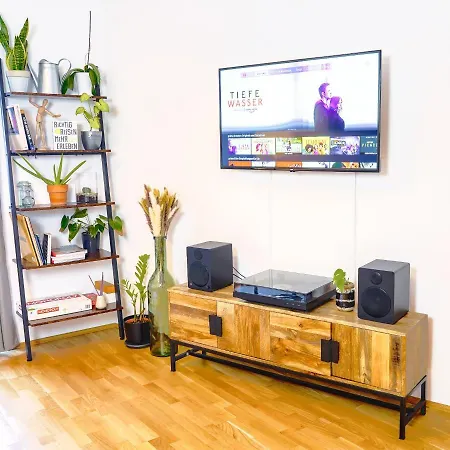 Modern Close To Congress Center, Tu-uni And Center With Netflix! *